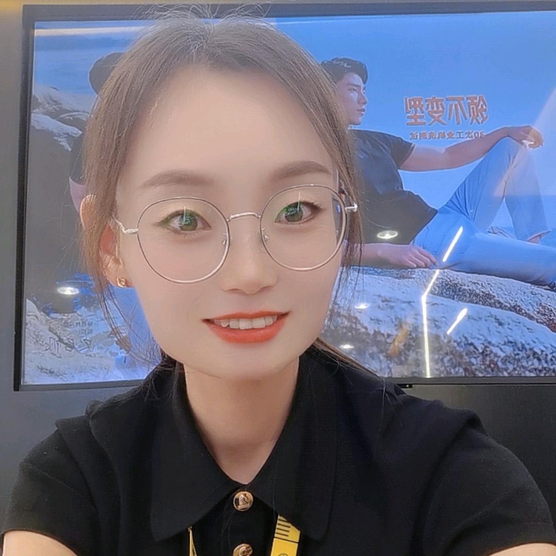 珂尔男装平川店张鹏香