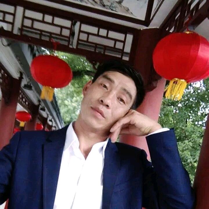 小陆🌹🌹我爱上你不后悔