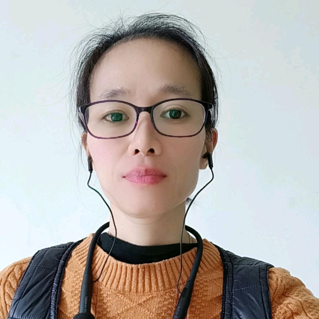 小何