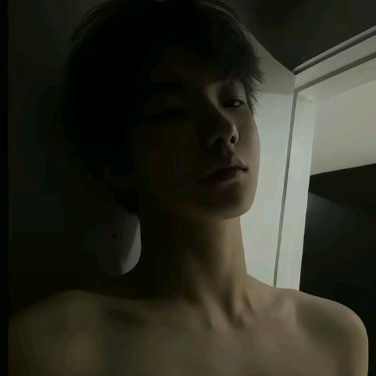 忧郁小帅。