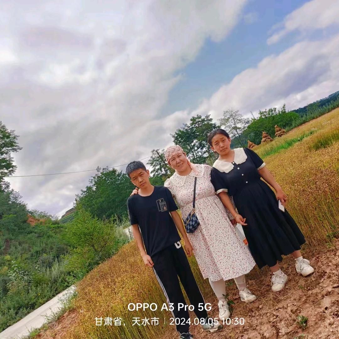 (づ ●─● )づ花季