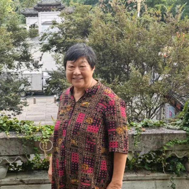 热爱生活的老太太