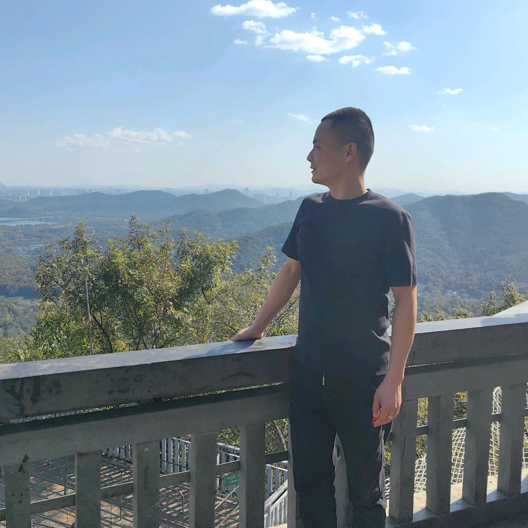 潘 峰