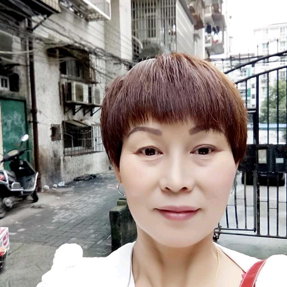 昌莲理发土成小学门口拔罐刮痧