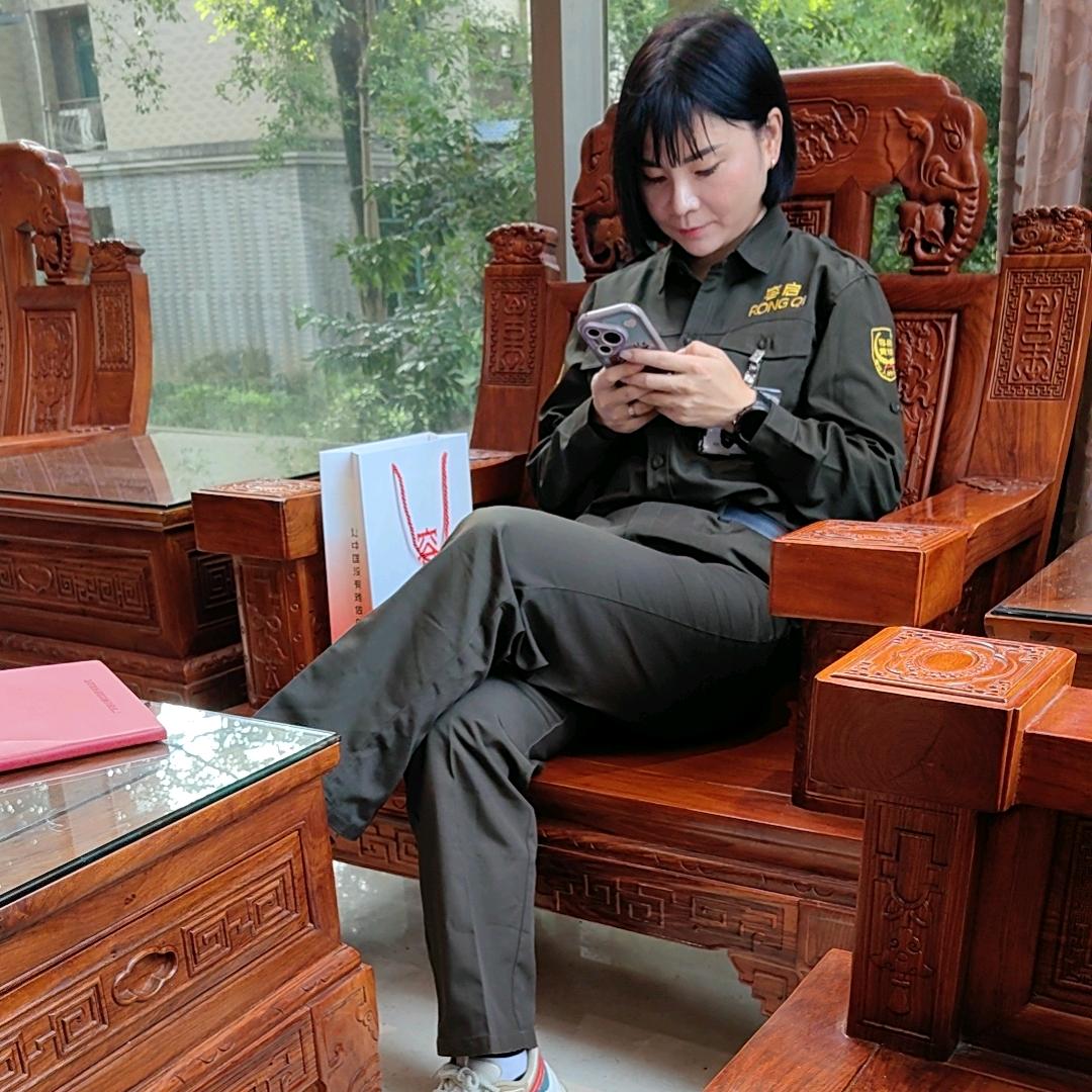 活出姿色