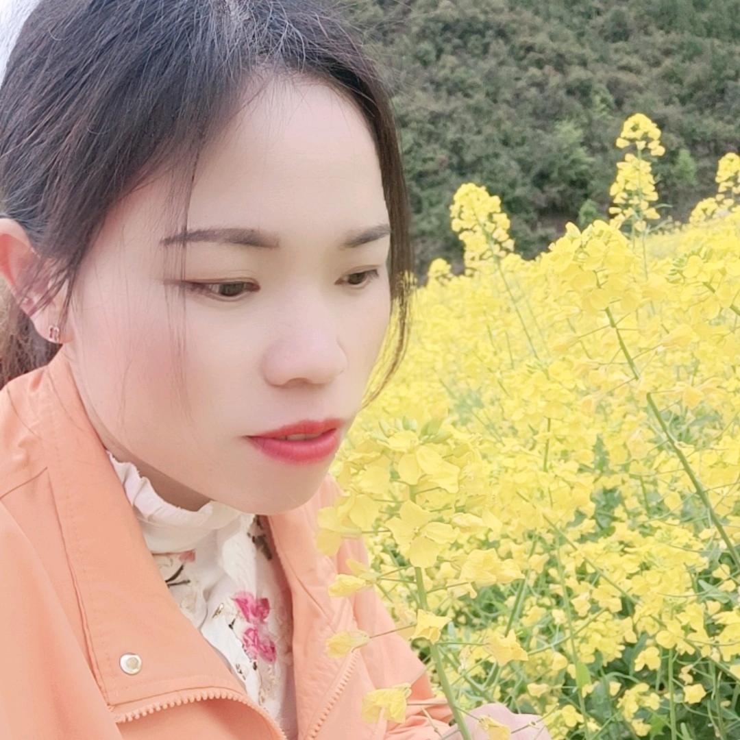 🦋এ᭄英英ꦿ快乐💞