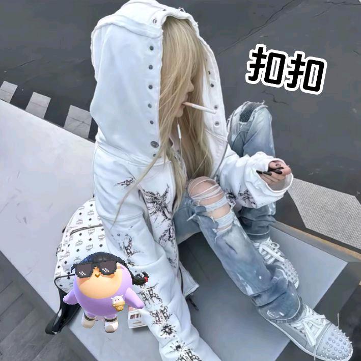 KU丨扣扣.🌈（冲2万）