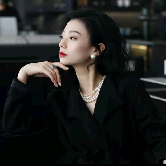 西子小老板娘~轻奢女装