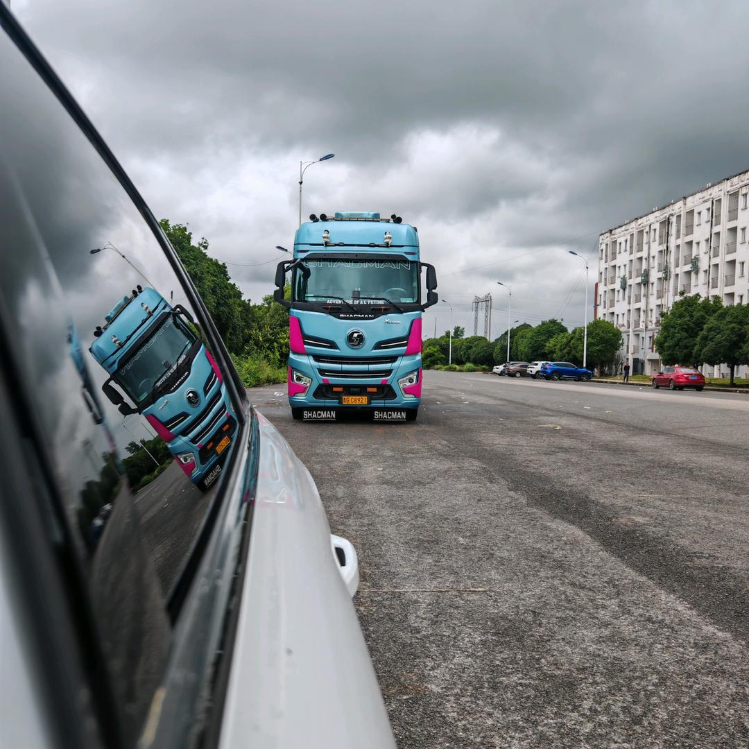 多彩贵州其兵车队      石雨