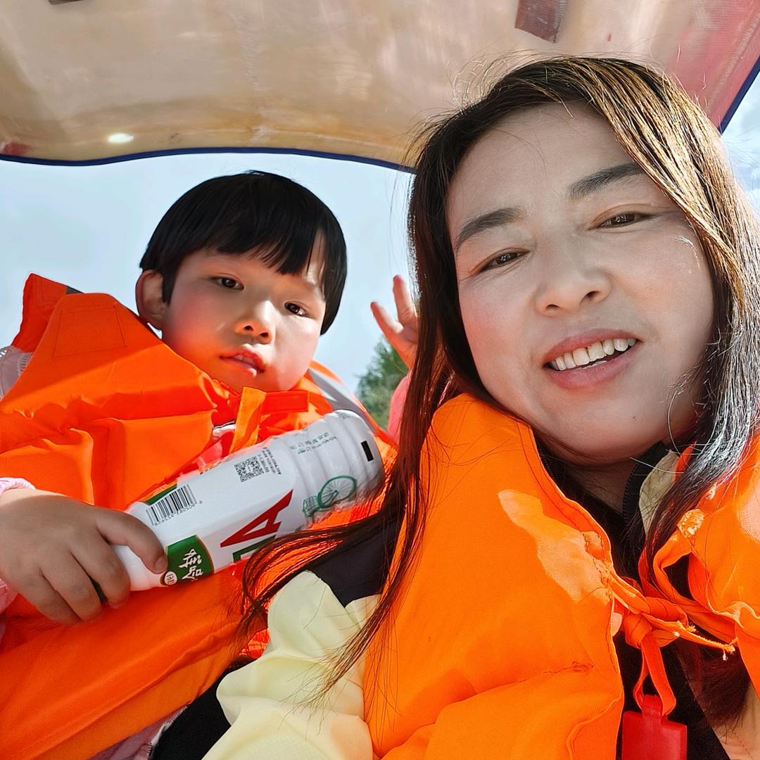 骑着窝牛追导弹