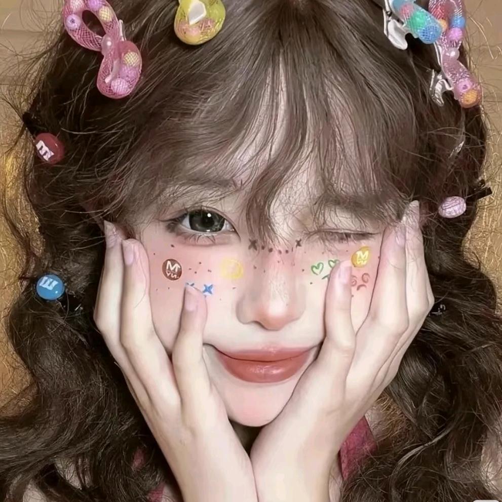 老蟑螂爆改伤心小女孩