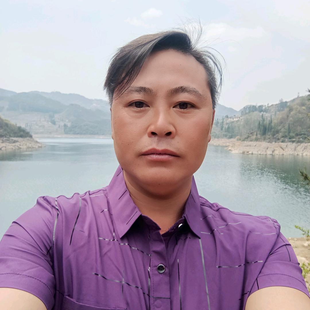 一个人在印尼。