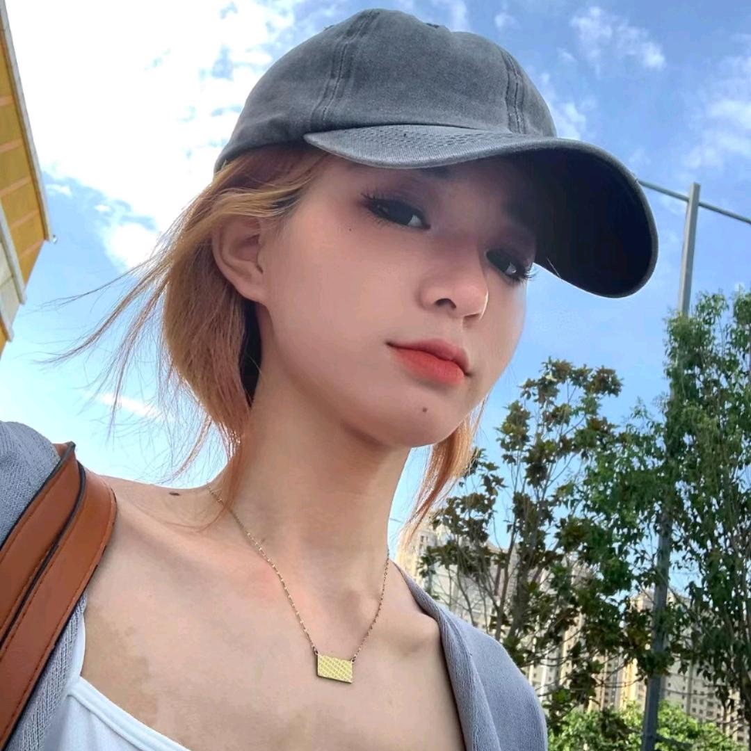 小芳橱窗卖女装👚