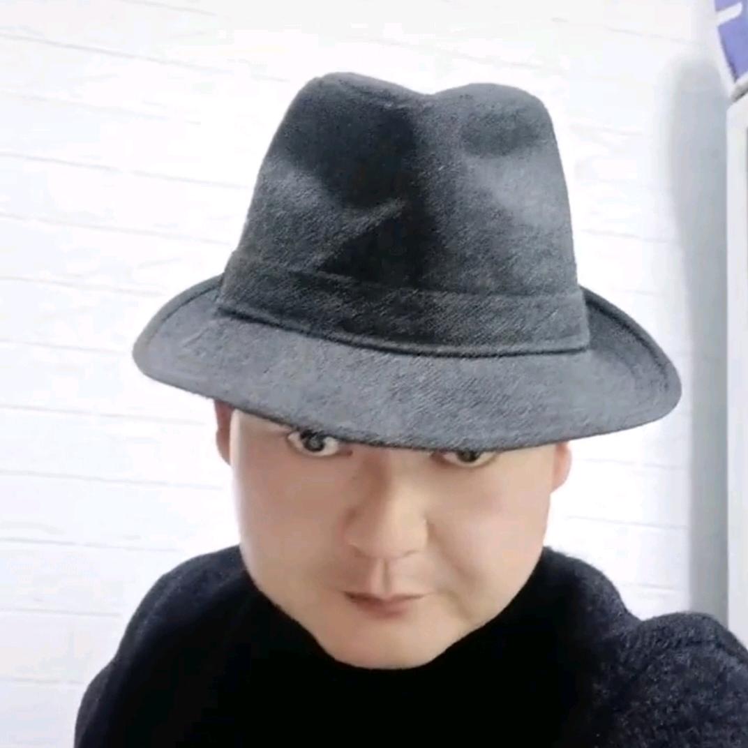 智 昕