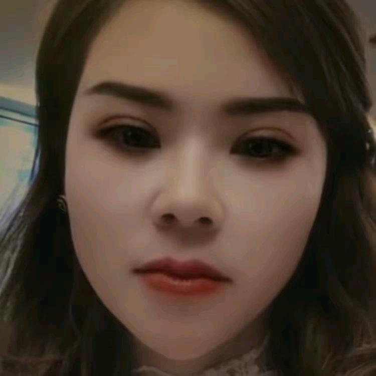 卖袜子的小玖月