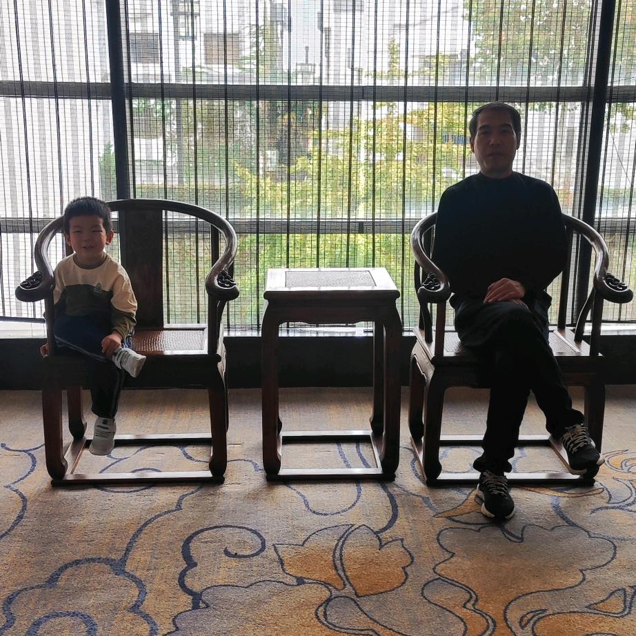 小哥