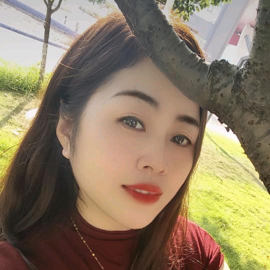 摆摊的红姐