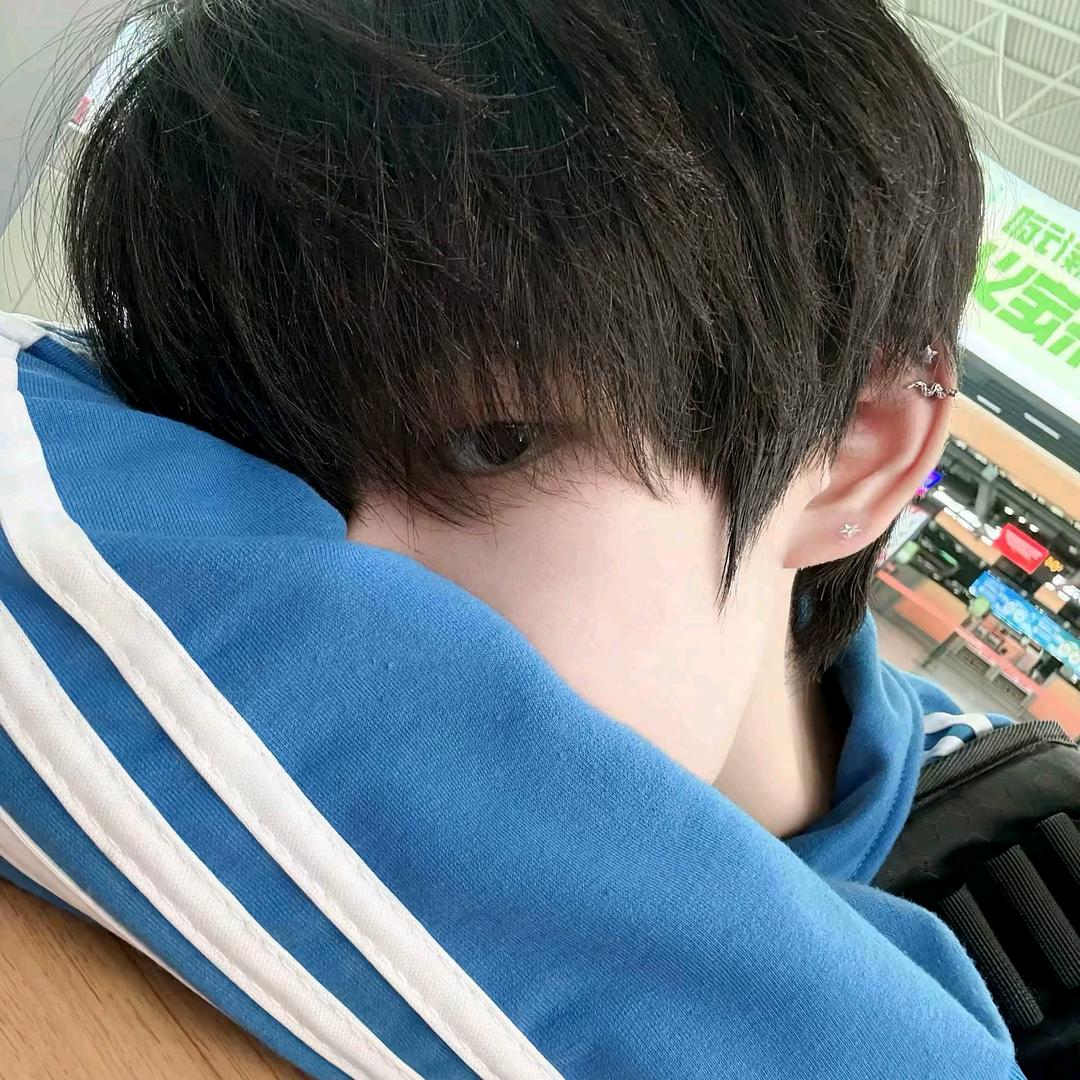 祈豫.