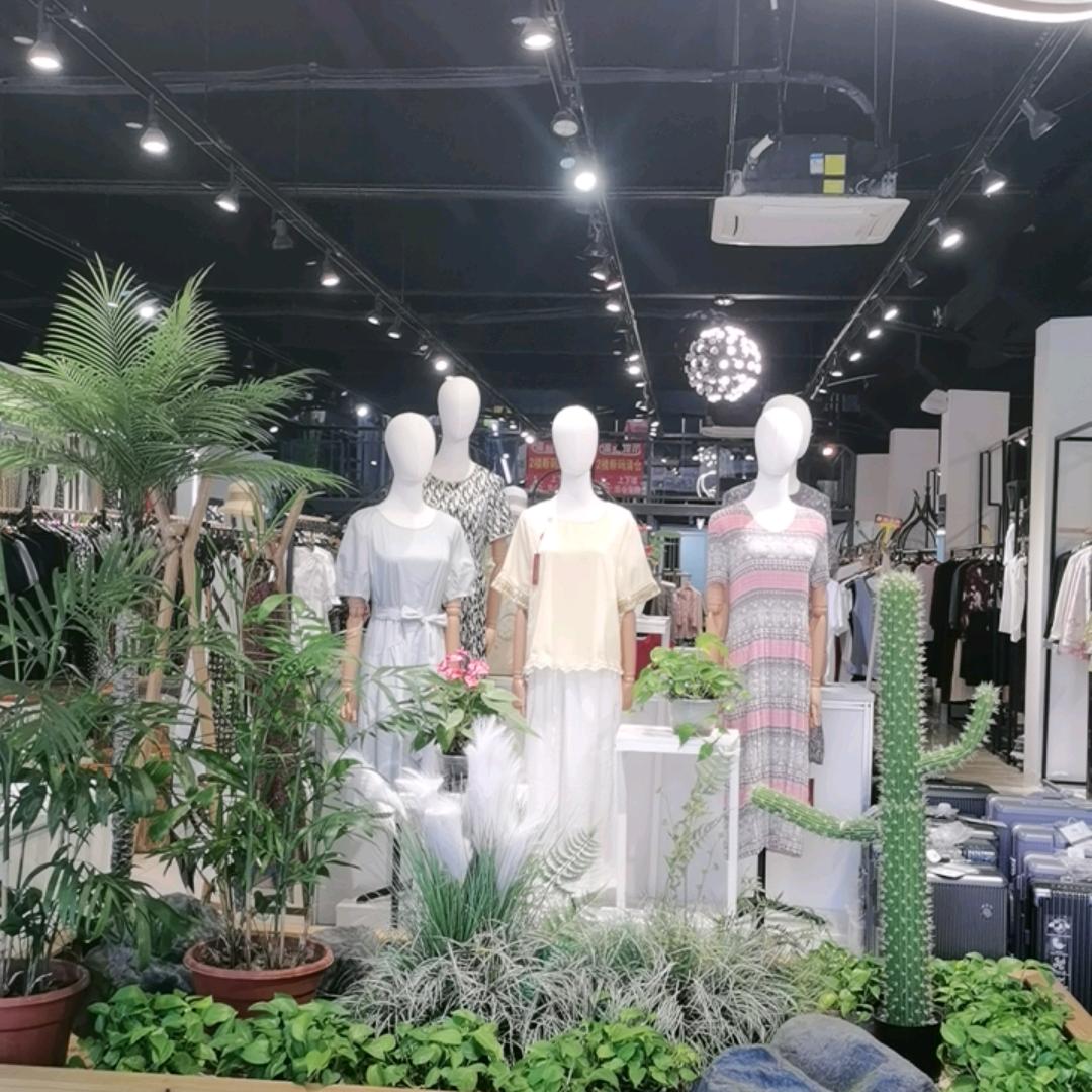 蒙卡妮工厂店（盐仓店小钟）