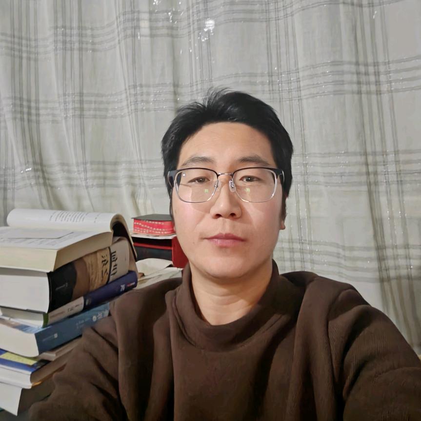 骑着自行车迎接春天的到来