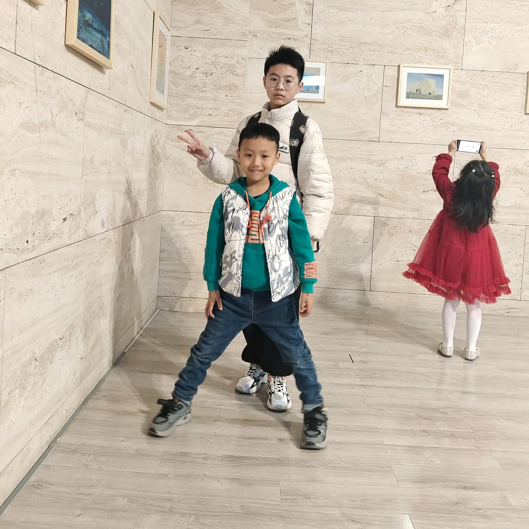 李泽锴and李锴闻