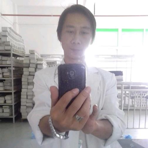 郴州市北湖区艾欣服装特营店