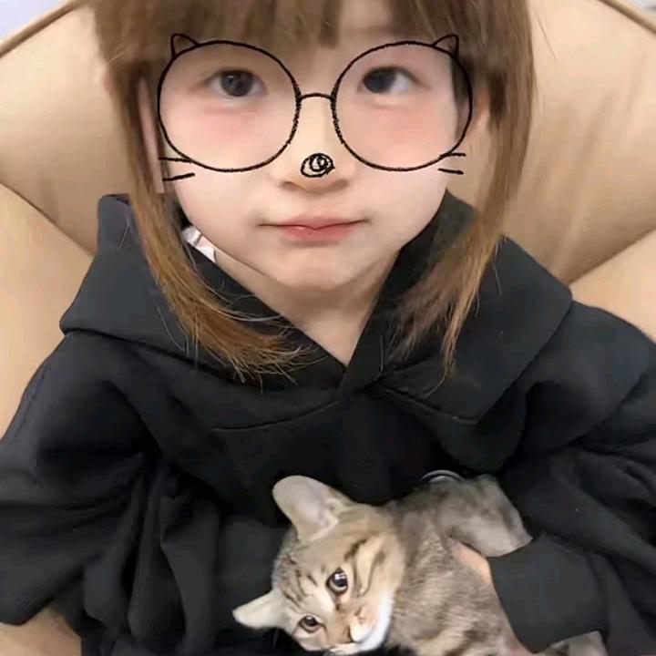 什小笑.