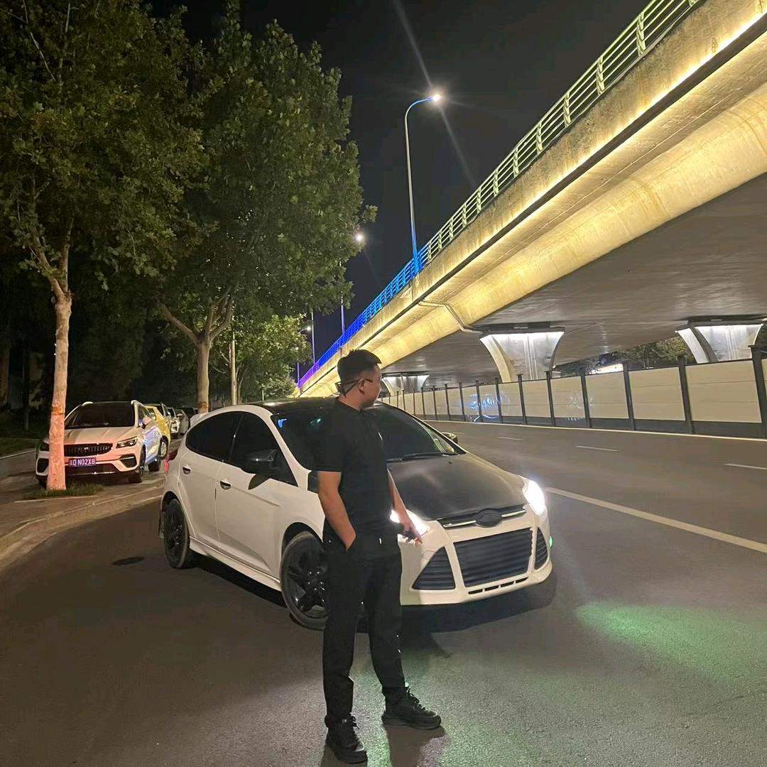 爱玩车的孔老板.