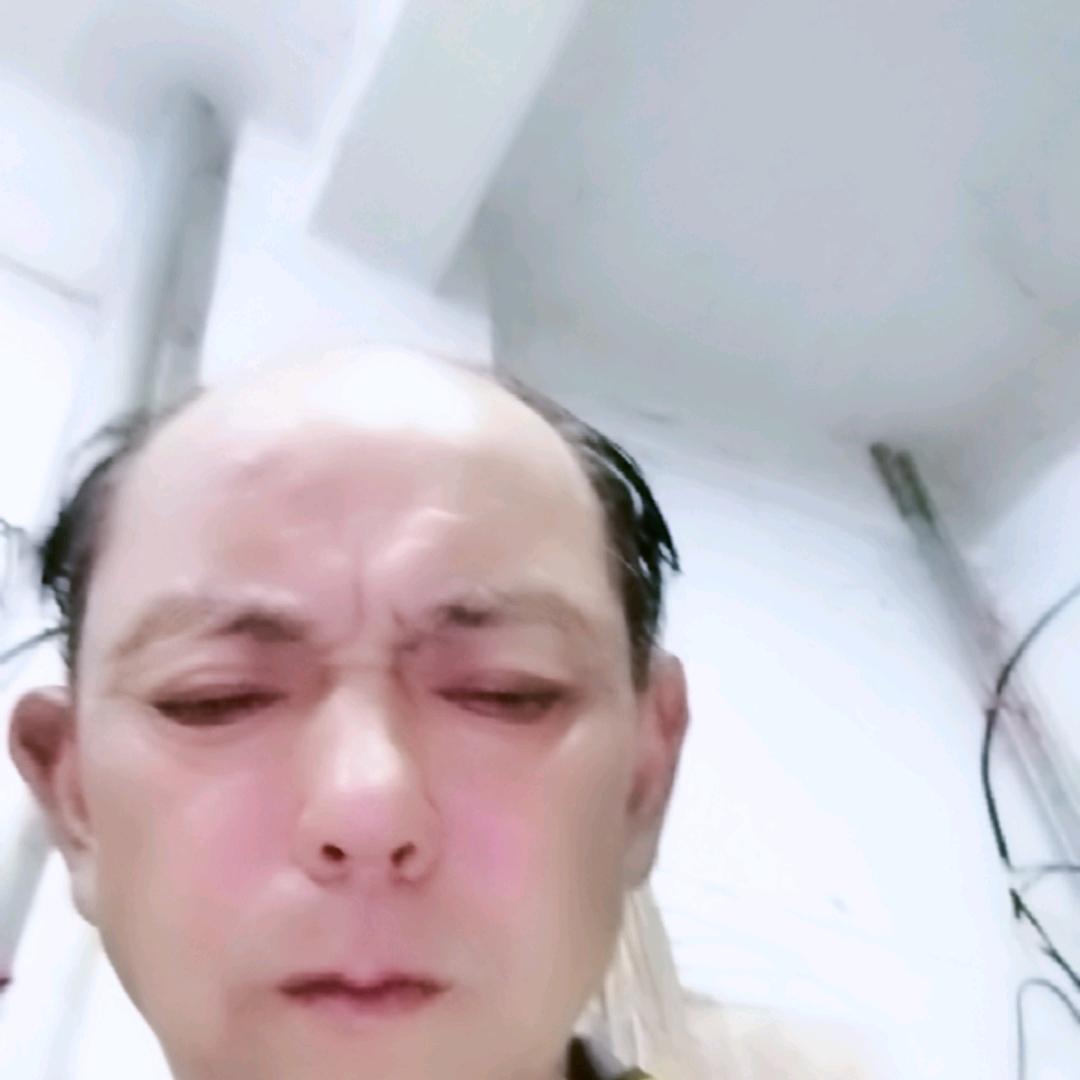 我是袁金衡请各位朋友给我们这些人评论