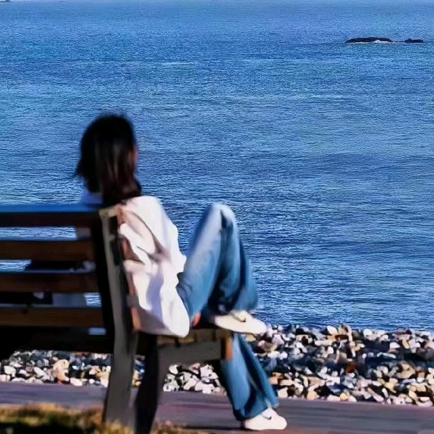 海边🏝️捡贝壳