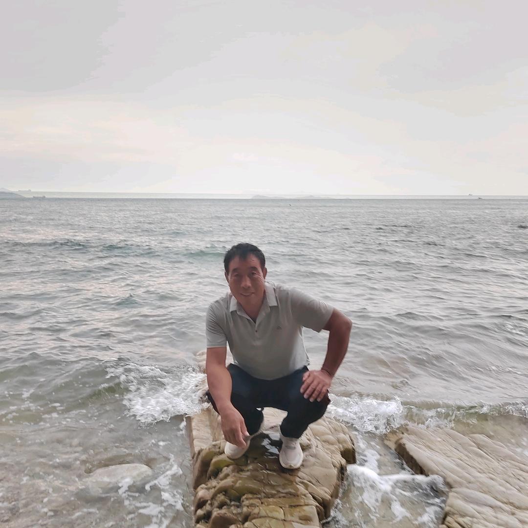 就是个种过地，专业卖肥的。