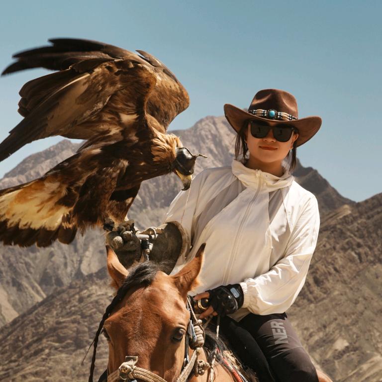 骑摩托的壁画师