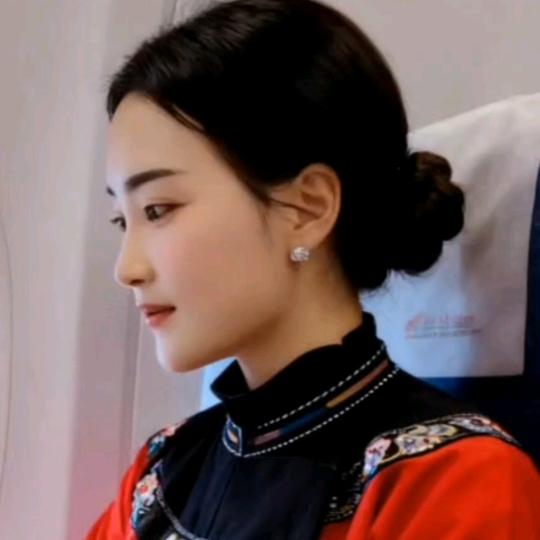 ✧*。٩冷漠و✧*。