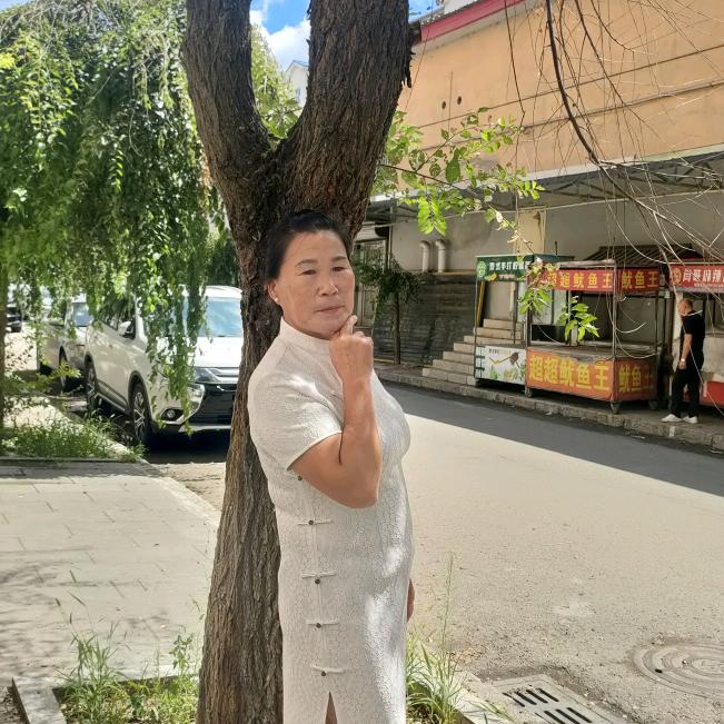 章尽荣