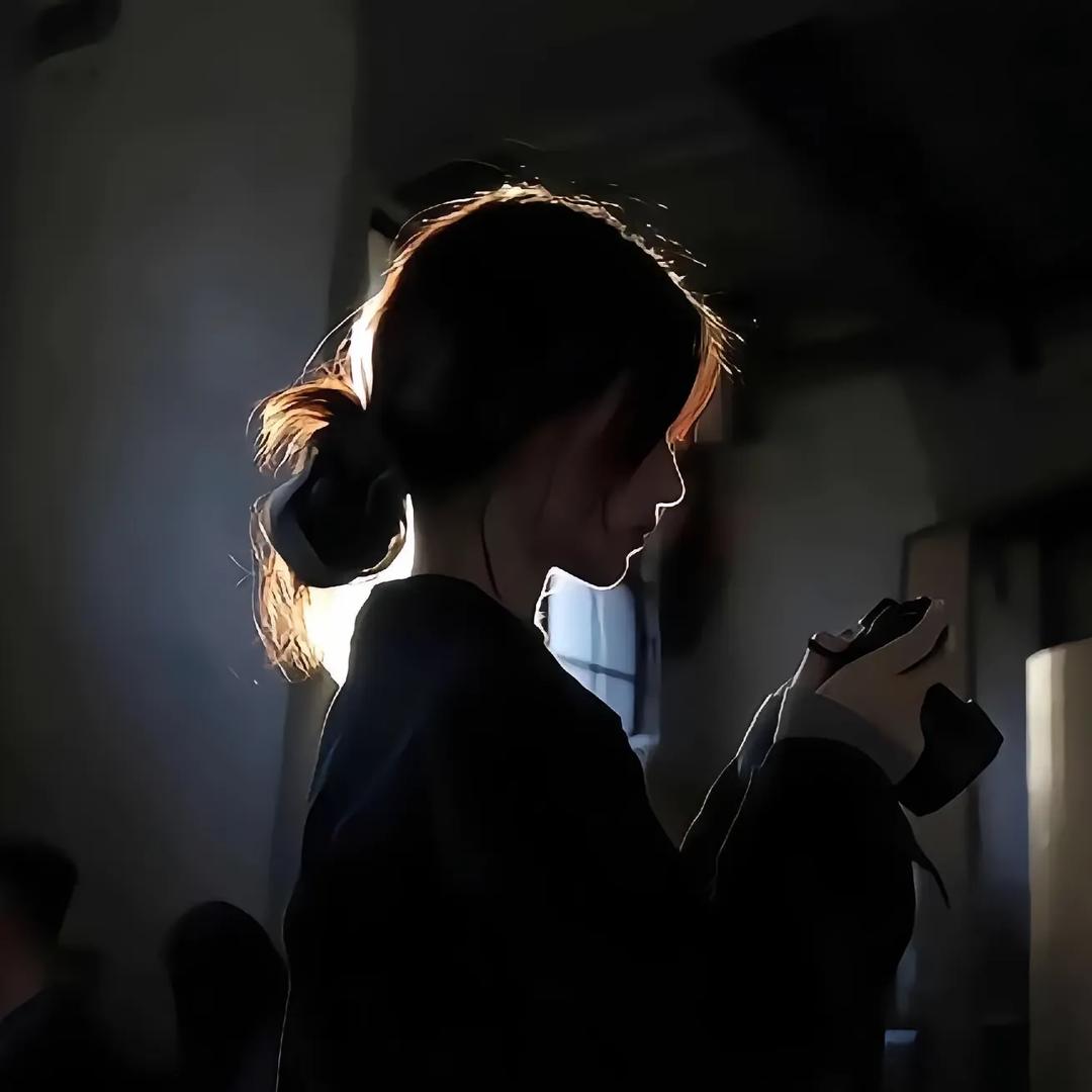 依依不是一一