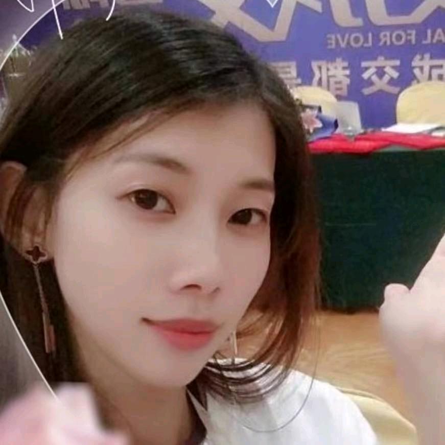 会发光的小红