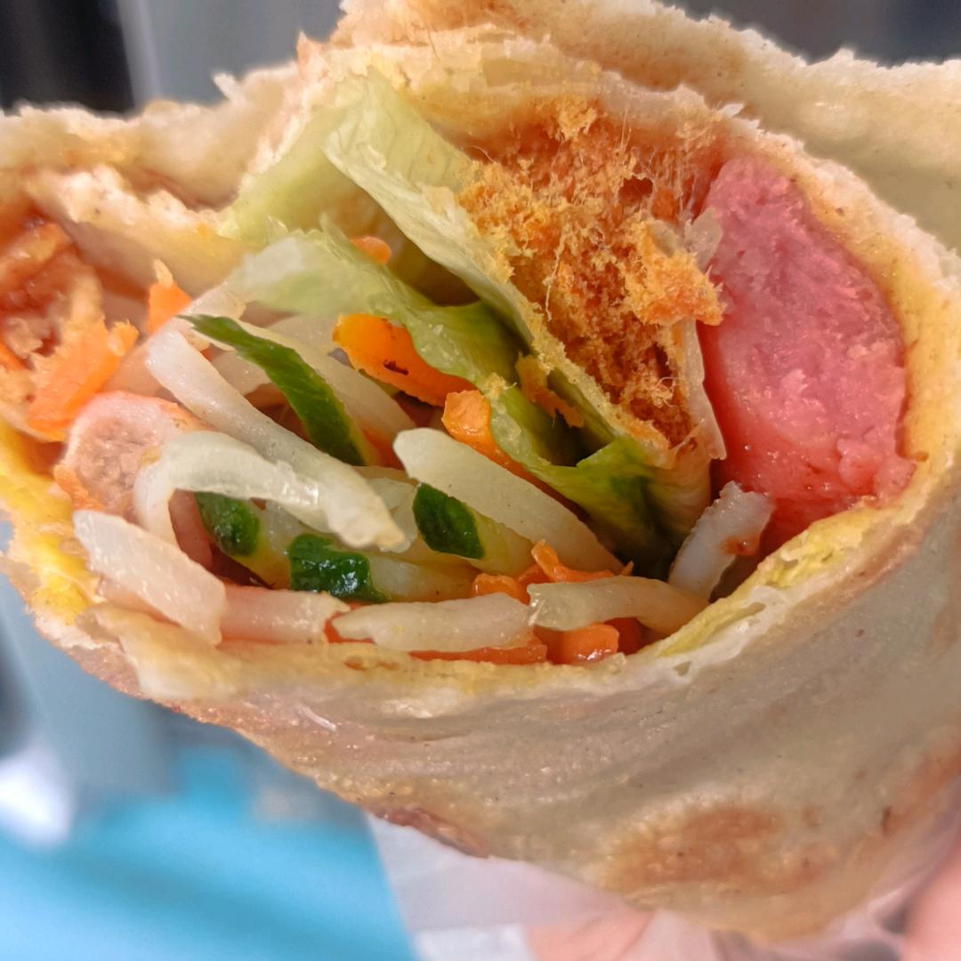 苗姐手工鸡蛋灌饼:紫米饭团