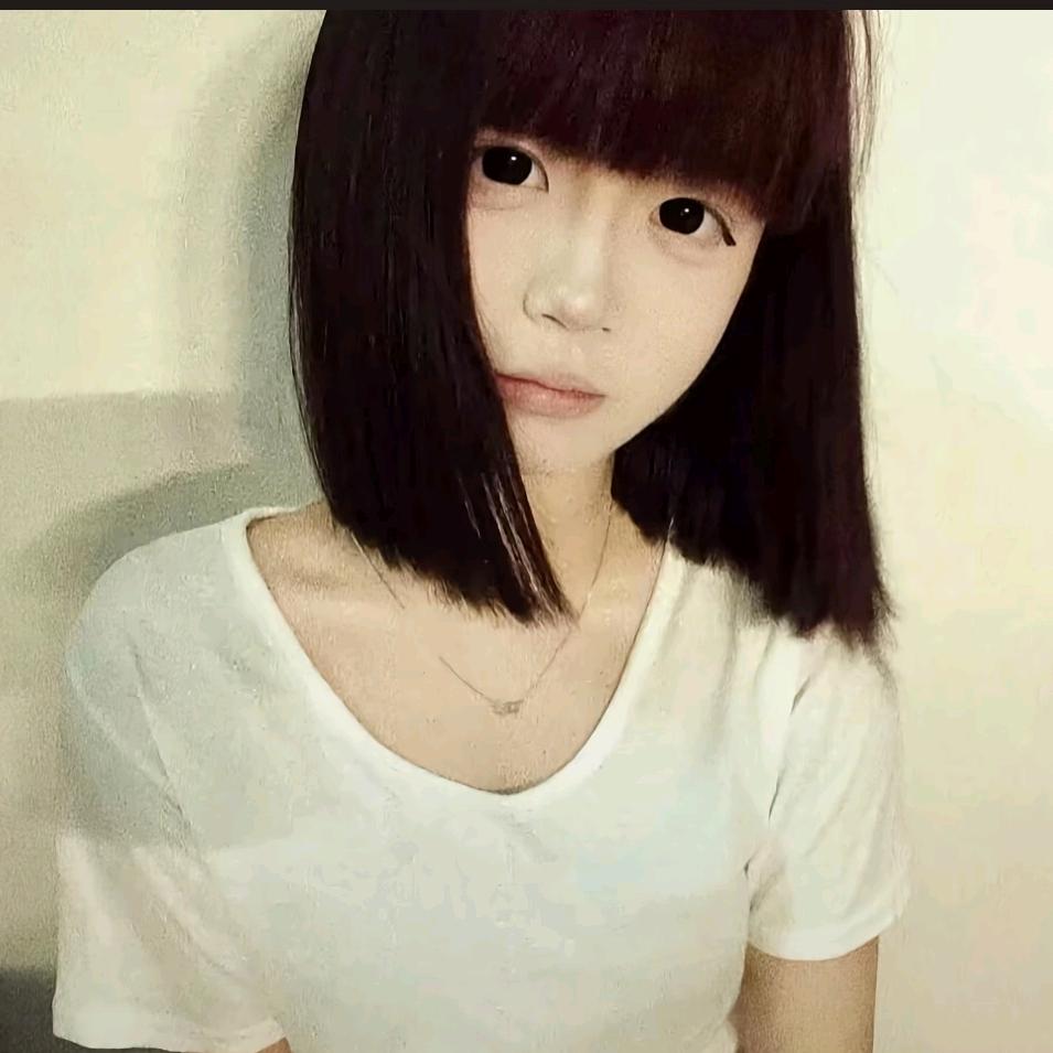 季婉宁(开学催更)