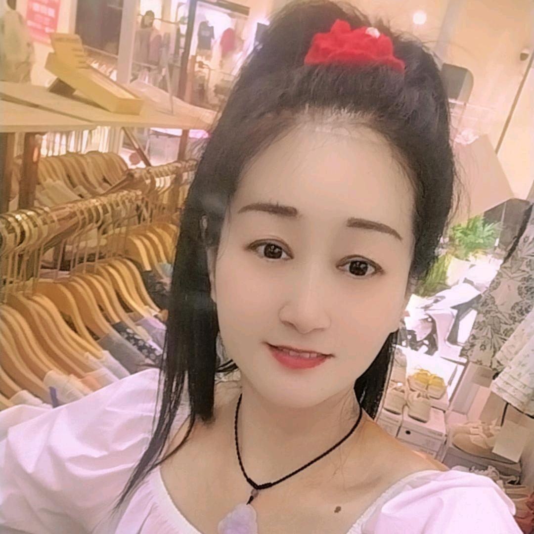 大山脚下的小玲子