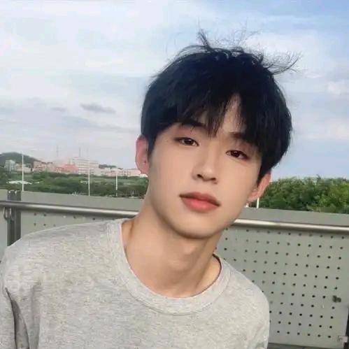 在流星雨下许愿