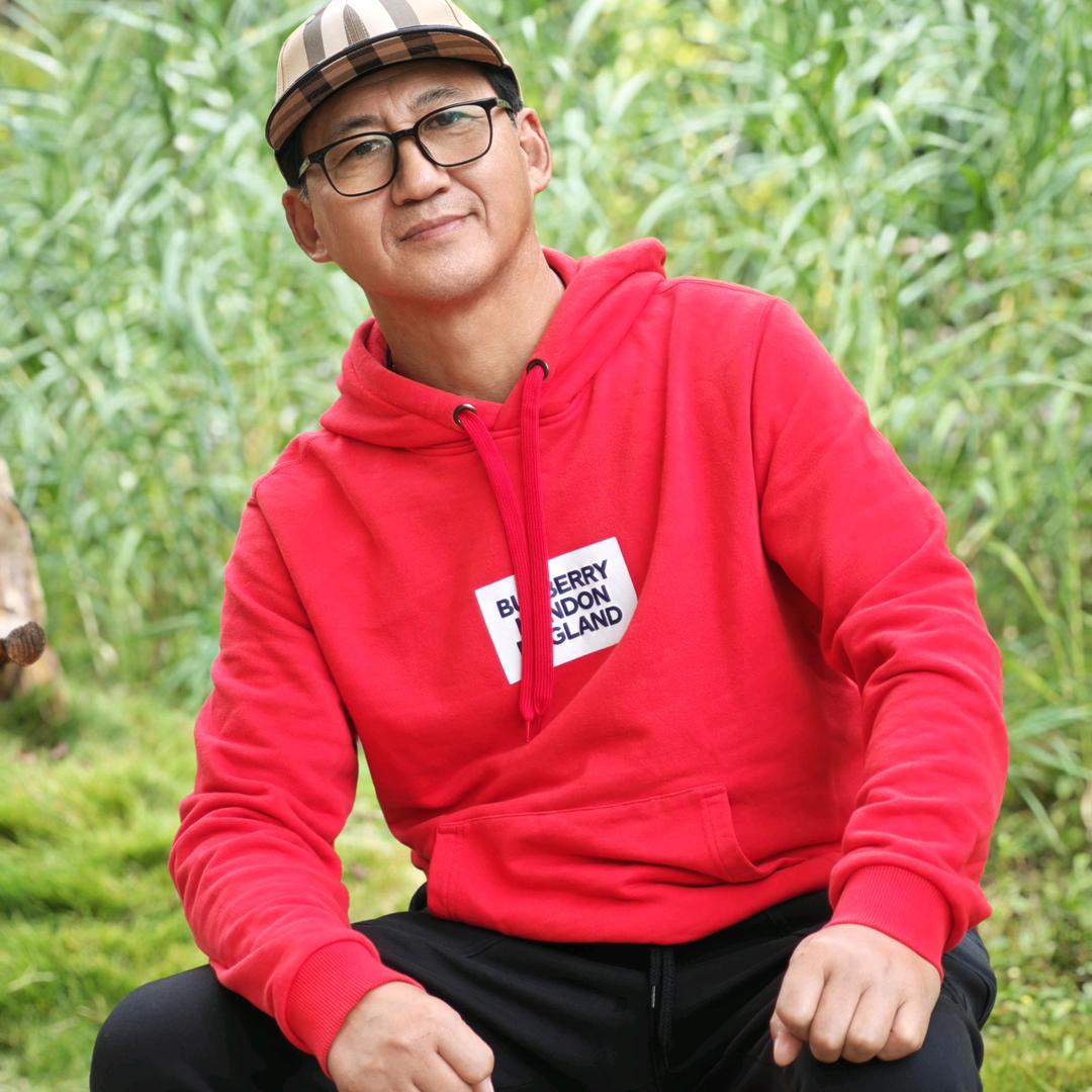衣向东