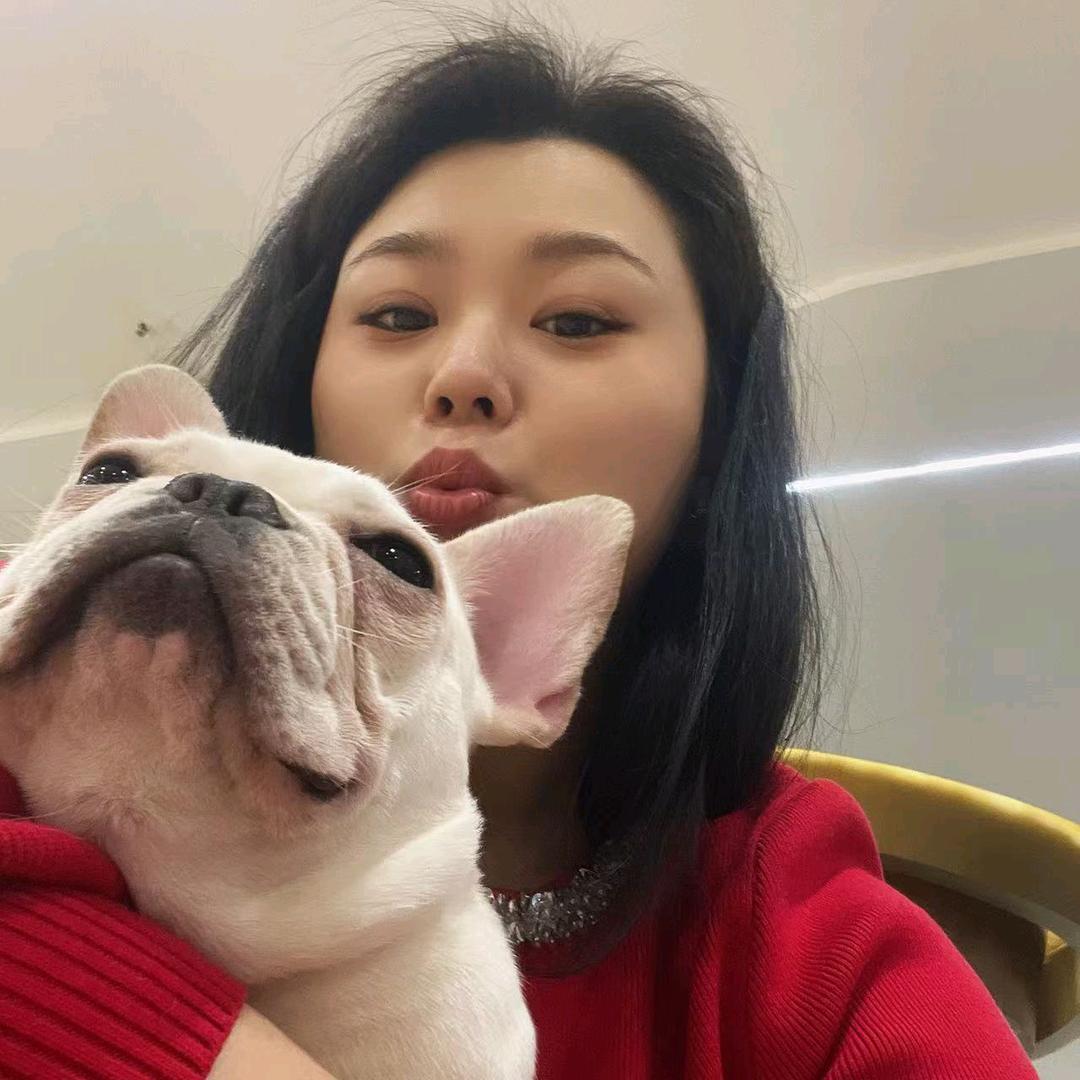 楚楚在沈阳开馆