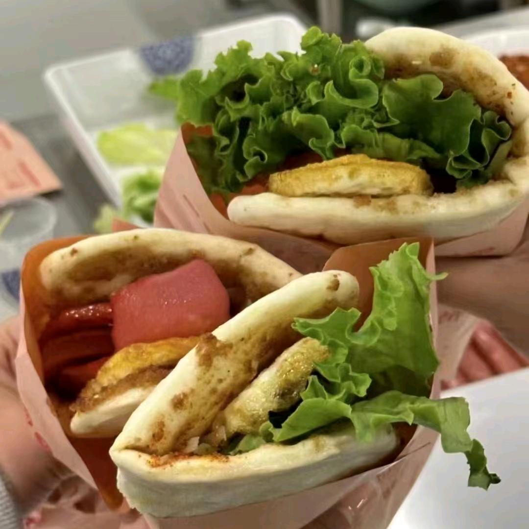 掉渣饼💕小姐姐