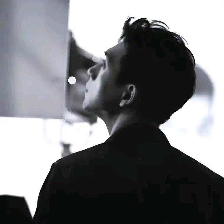 沉默着欢喜