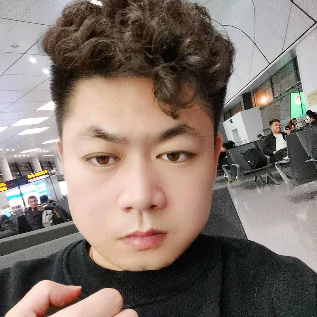 深圳地产余小洋