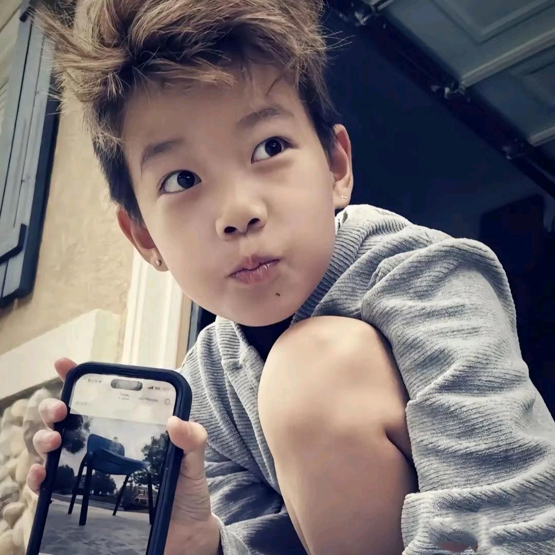 ㅤ ︅︊︊ㅤㅤ︊