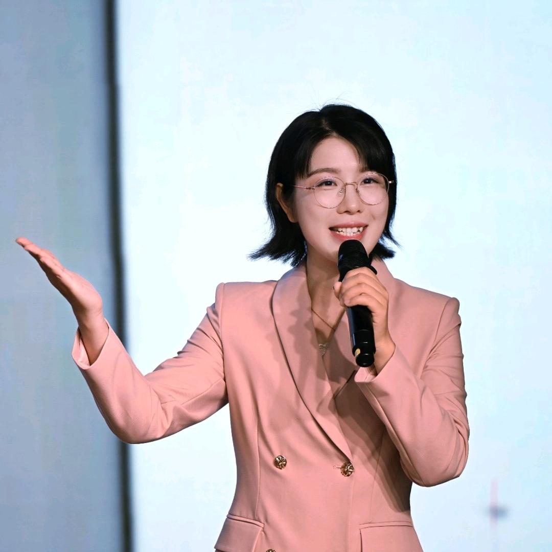 妮妮老师讲绘本