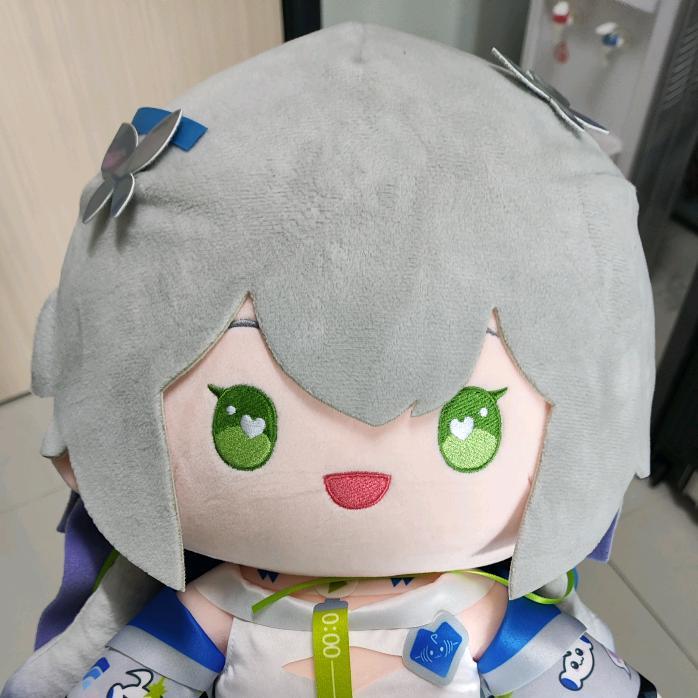 芹乐（还想去看洛天依演唱会）