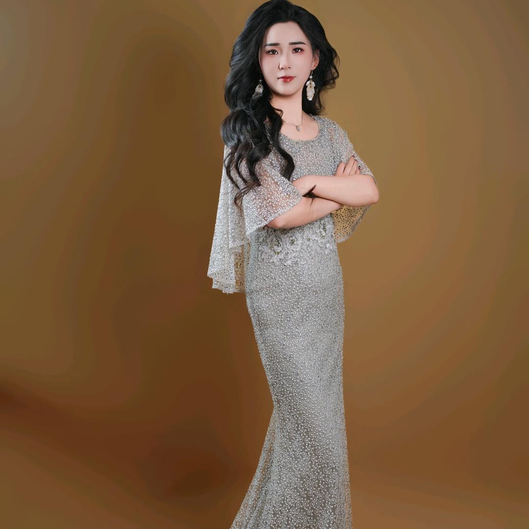 婚礼主持人🎤 :艾丽