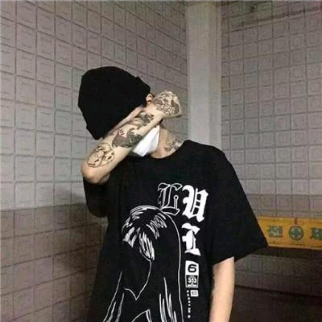 眼睛不大的一个小男孩